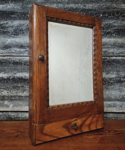 Oud medicijnkastje hangkastje met spiegel en lade (1)