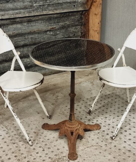 Old bistro set garden set table with 2 folding chairs